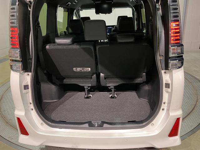 ヴォクシー ＺＳ　煌ＩＩＩ　純正１０インチＳＤナビ・フルセグ・Ｂｌｕｅｔｏｏｔｈオーディオ・Ｂカメラ・フリップダウンモニター・コーナーセンサー・クルーズコントロール・両側パワースライドドア・プリクラッシュセーフティー・ＥＴＣ・（19枚目）
