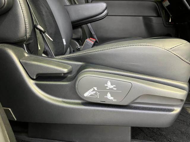 ヴォクシー ＺＳ　煌ＩＩＩ　純正１０インチＳＤナビ・フルセグ・Ｂｌｕｅｔｏｏｔｈオーディオ・Ｂカメラ・フリップダウンモニター・コーナーセンサー・クルーズコントロール・両側パワースライドドア・プリクラッシュセーフティー・ＥＴＣ・（65枚目）