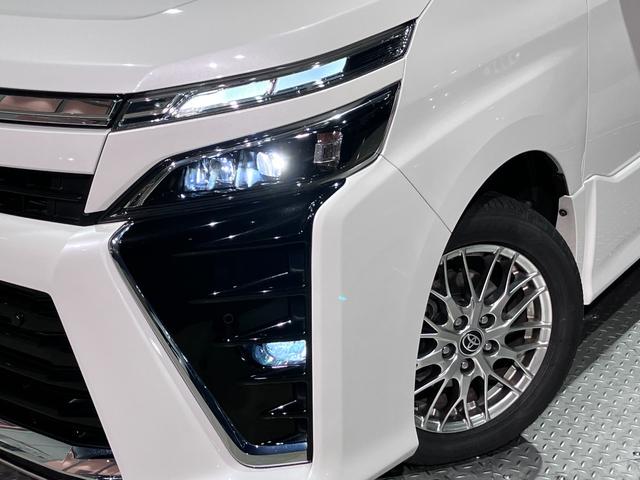 ヴォクシー ハイブリッドＺＳ　煌ＩＩＩ　純正１０インチＳＤナビ・Ｂカメラ・Ｂｌｕｅｔｏｏｔｈオーディオ・フルセグ・デジタルインナーミラー・ドラレコＦＲ・両側パワースライドドア・クルーズコントロール・プリクラッシュセーフティー・レーンキープ・（4枚目）