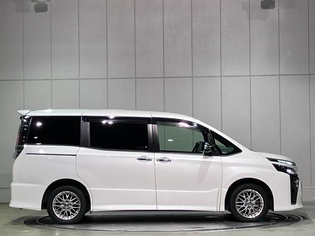 ヴォクシー ハイブリッドＺＳ　煌ＩＩＩ　純正１０インチＳＤナビ・Ｂカメラ・Ｂｌｕｅｔｏｏｔｈオーディオ・フルセグ・デジタルインナーミラー・ドラレコＦＲ・両側パワースライドドア・クルーズコントロール・プリクラッシュセーフティー・レーンキープ・（33枚目）