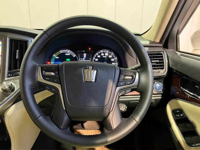 クラウンハイブリッド ロイヤルサルーン　プリクラッシュセーフティー・レーダークルーズコントロール・コーナーセンサー・純正ＳＤナビ・Ｂｌｕｅｔｏｏｔｈオーディオ・フルセグ・Ｂカメラ・ＬＥＤオートライト・ドラレコ・パワーシート・シートヒーター・（16枚目）