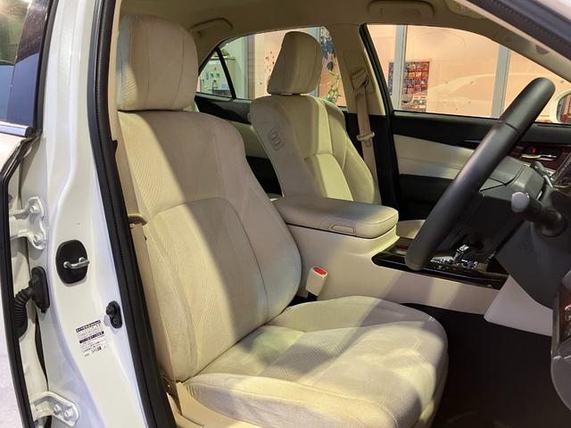 クラウンハイブリッド ロイヤルサルーン　プリクラッシュセーフティー・レーダークルーズコントロール・コーナーセンサー・純正ＳＤナビ・Ｂｌｕｅｔｏｏｔｈオーディオ・フルセグ・Ｂカメラ・ＬＥＤオートライト・ドラレコ・パワーシート・シートヒーター・（17枚目）