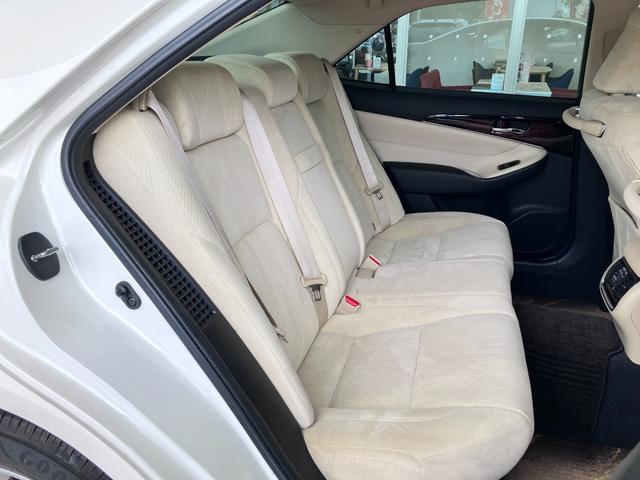 クラウンハイブリッド ロイヤルサルーン　プリクラッシュセーフティー・レーダークルーズコントロール・コーナーセンサー・純正ＳＤナビ・Ｂｌｕｅｔｏｏｔｈオーディオ・フルセグ・Ｂカメラ・ＬＥＤオートライト・ドラレコ・パワーシート・シートヒーター・（18枚目）