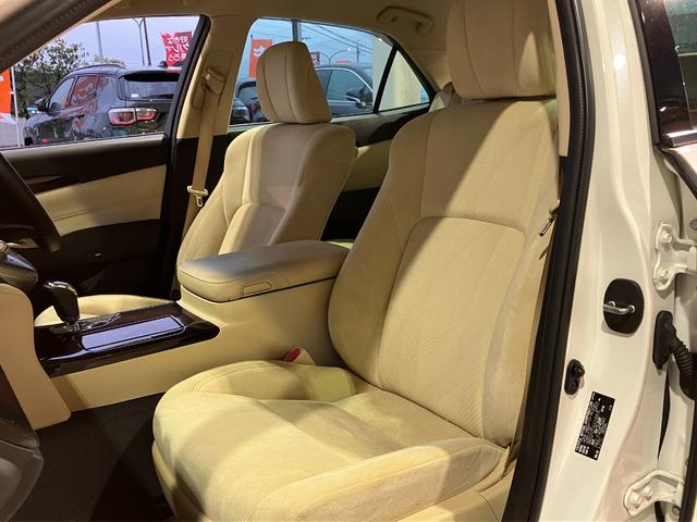 クラウンハイブリッド ロイヤルサルーン　プリクラッシュセーフティー・レーダークルーズコントロール・コーナーセンサー・純正ＳＤナビ・Ｂｌｕｅｔｏｏｔｈオーディオ・フルセグ・Ｂカメラ・ＬＥＤオートライト・ドラレコ・パワーシート・シートヒーター・（62枚目）