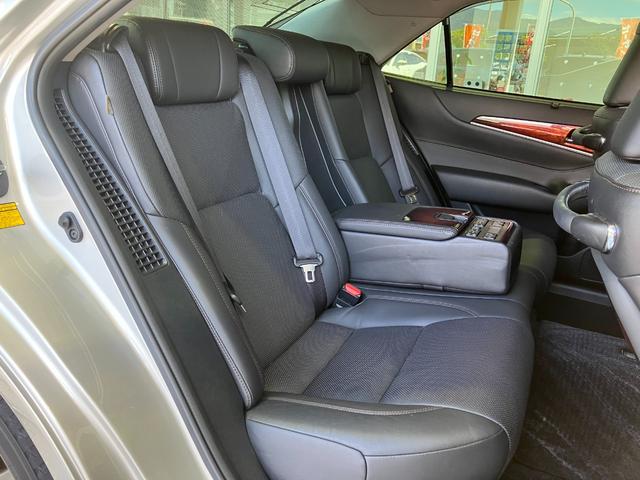 TOYOTA CROWN MAJESTA F VERSION
