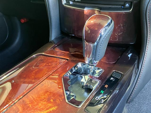TOYOTA CROWN MAJESTA F VERSION