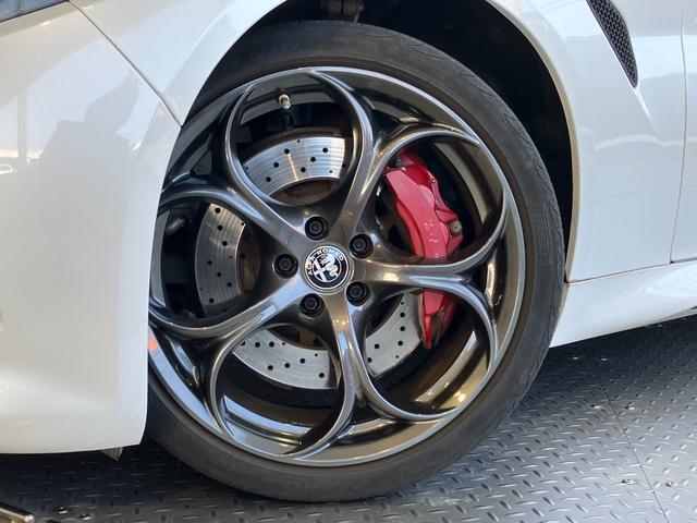 ジュリア クアドリフォリオ 純正8.8インチディスプレイオーディオ・Bカメラ・Bluetoothオーディオ・ハーマンカードン音響システム・レーダークルーズコントロール・ブラインドスポットモニター・コーナーセンサー・パドルシフト・(4枚目)