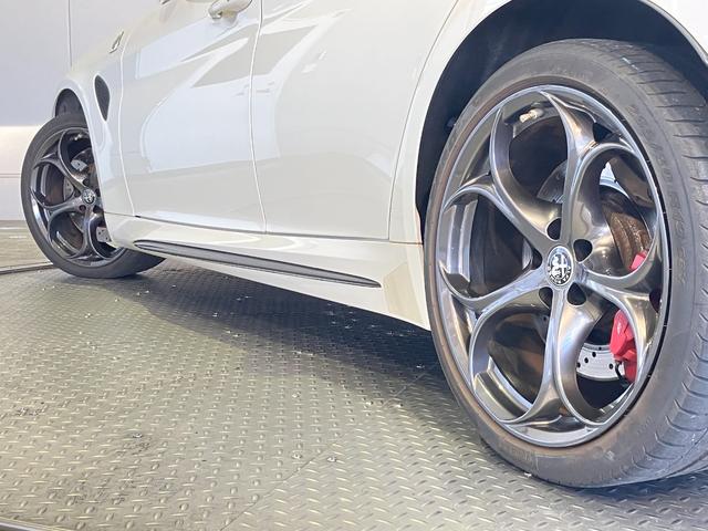 ジュリア クアドリフォリオ 純正8.8インチディスプレイオーディオ・Bカメラ・Bluetoothオーディオ・ハーマンカードン音響システム・レーダークルーズコントロール・ブラインドスポットモニター・コーナーセンサー・パドルシフト・(44枚目)