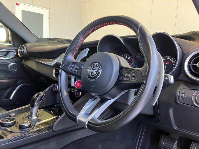 ジュリア クアドリフォリオ 純正8.8インチディスプレイオーディオ・Bカメラ・Bluetoothオーディオ・ハーマンカードン音響システム・レーダークルーズコントロール・ブラインドスポットモニター・コーナーセンサー・パドルシフト・(52枚目)