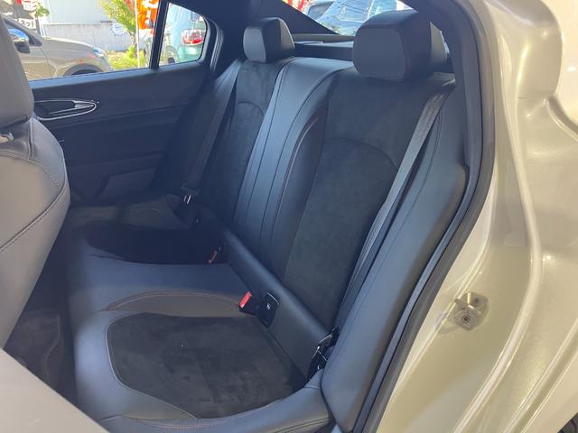 ジュリア クアドリフォリオ 純正8.8インチディスプレイオーディオ・Bカメラ・Bluetoothオーディオ・ハーマンカードン音響システム・レーダークルーズコントロール・ブラインドスポットモニター・コーナーセンサー・パドルシフト・(78枚目)