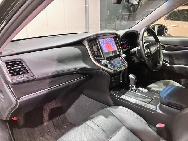 クラウンハイブリッド アスリートG 純正18インチアルミ・サンルーフ・黒本革シート・エアーシート・シートヒーター・純正HDDナビ・Bluetoothオーディオ・フルセグ・Bカメラ・プリクラッシュセーフティー・コーナーセンサー・ETC・(66枚目)