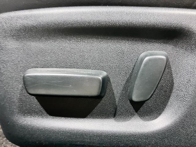 クラウンハイブリッド アスリートG 純正18インチアルミ・サンルーフ・黒本革シート・エアーシート・シートヒーター・純正HDDナビ・Bluetoothオーディオ・フルセグ・Bカメラ・プリクラッシュセーフティー・コーナーセンサー・ETC・(68枚目)