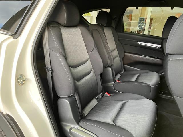 ＣＸ－８ ２５Ｓ　プロアクティブ　６人乗り・ヘットアップディスプレイ・デジタルインナーミラー・１９インチＡＷ・レーダークルーズコントロール・ブラインドスポットモニター・コーナーセンサー・シティーブレーキ・純正ナビ・Ｂｌｕｅｔｏｏｔｈ・（17枚目）