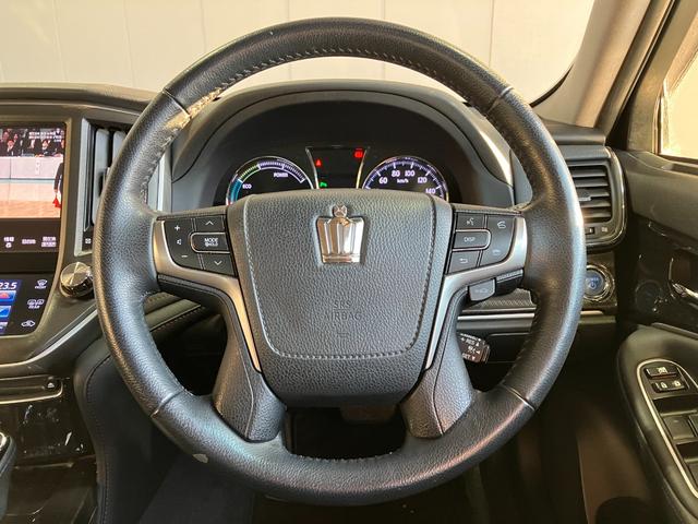 クラウンハイブリッド アスリートＳ　ブラックスタイル　純正１８インチブラックスパッタリングＡＷ・プリクラッシュセーフティー・レーダークルーズコントロール・コーナーセンサー・純正ＨＤＤナビＢｌｕｅｔｏｏｔｈオーディオ・フルセグ・Ｂカメラ・ＨＩＤオートライト（12枚目）