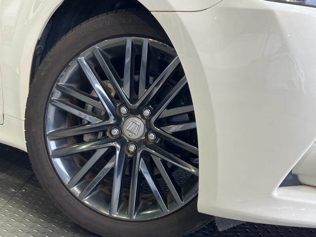 クラウンハイブリッド アスリートＳ　ブラックスタイル　純正１８インチブラックスパッタリングＡＷ・プリクラッシュセーフティー・レーダークルーズコントロール・コーナーセンサー・純正ＨＤＤナビＢｌｕｅｔｏｏｔｈオーディオ・フルセグ・Ｂカメラ・ＨＩＤオートライト（20枚目）