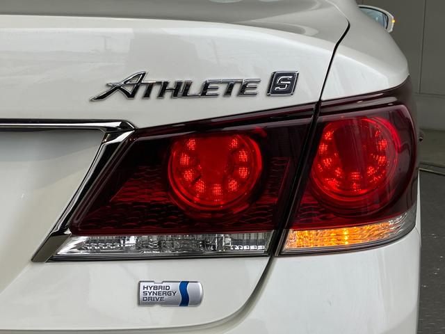 クラウンハイブリッド アスリートＳ　ブラックスタイル　純正１８インチブラックスパッタリングＡＷ・プリクラッシュセーフティー・レーダークルーズコントロール・コーナーセンサー・純正ＨＤＤナビＢｌｕｅｔｏｏｔｈオーディオ・フルセグ・Ｂカメラ・ＨＩＤオートライト（44枚目）