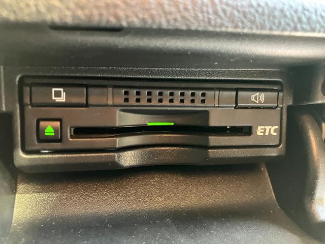 クラウンハイブリッド アスリートＳ　ブラックスタイル　純正１８インチブラックスパッタリングＡＷ・プリクラッシュセーフティー・レーダークルーズコントロール・コーナーセンサー・純正ＨＤＤナビＢｌｕｅｔｏｏｔｈオーディオ・フルセグ・Ｂカメラ・ＨＩＤオートライト（63枚目）