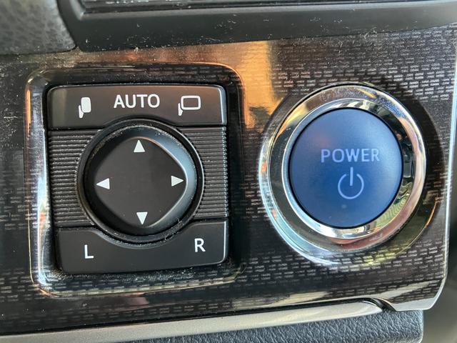 クラウンハイブリッド アスリートＳ　ブラックスタイル　純正１８インチブラックスパッタリングＡＷ・プリクラッシュセーフティー・レーダークルーズコントロール・コーナーセンサー・純正ＨＤＤナビＢｌｕｅｔｏｏｔｈオーディオ・フルセグ・Ｂカメラ・ＨＩＤオートライト（64枚目）