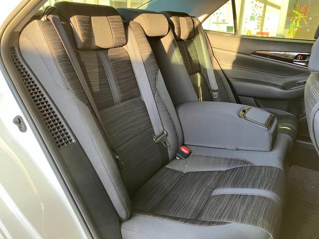 クラウンハイブリッド アスリートＳ　ブラックスタイル　純正１８インチブラックスパッタリングＡＷ・プリクラッシュセーフティー・レーダークルーズコントロール・コーナーセンサー・純正ＨＤＤナビＢｌｕｅｔｏｏｔｈオーディオ・フルセグ・Ｂカメラ・ＨＩＤオートライト（71枚目）