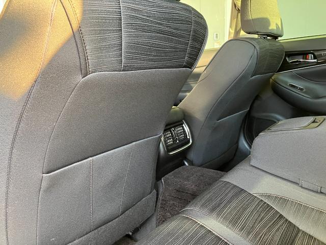 クラウンハイブリッド アスリートＳ　ブラックスタイル　純正１８インチブラックスパッタリングＡＷ・プリクラッシュセーフティー・レーダークルーズコントロール・コーナーセンサー・純正ＨＤＤナビＢｌｕｅｔｏｏｔｈオーディオ・フルセグ・Ｂカメラ・ＨＩＤオートライト（76枚目）