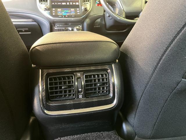 クラウンハイブリッド アスリートＳ　ブラックスタイル　純正１８インチブラックスパッタリングＡＷ・プリクラッシュセーフティー・レーダークルーズコントロール・コーナーセンサー・純正ＨＤＤナビＢｌｕｅｔｏｏｔｈオーディオ・フルセグ・Ｂカメラ・ＨＩＤオートライト（77枚目）