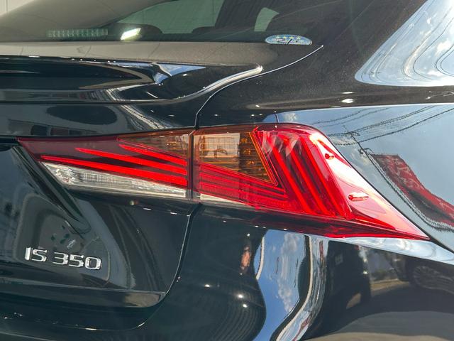 ＩＳ ＩＳ３５０　Ｆスポーツ　ＴＲＤエアロＦＳＲ・ＴＲＤマフラー・ＴＲＤリアスポイラー・サンルーフ・ブラインドスポットモニター・コーナーセンサー・レーダークルーズコントロール・レーンキープ・プリクラッシュセーフティー・赤本革シート（43枚目）