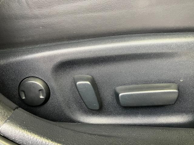 クラウン アスリートG パノラミックビューモニター・純正SDナビ・Bluetoothオーディオ・フルセグ・プリクラッシュセーフティー・レーダークルーズコントロール・コーナーセンサー・ブラインドスポットモニター・18インチAW(15枚目)