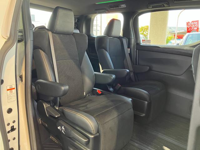 アルファード 2.5S タイプゴールドII 両側パワースライドドア・パワートランク・デジタルインナーミラー・純正ディスプレイオーディオ・Bluetoothオーディオ・フルセグ・ナビ・Bカメラ・フリップダウンモニター・DVDプレーヤー・ドラレコ(17枚目)