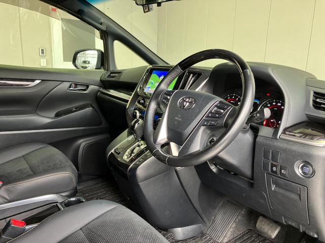 アルファード ２．５Ｓ　タイプゴールド　両側パワースライド・メーカーディスプレイオーディオ・フリップダウンモニター・Ｂｌｕｅｔｏｏｔｈオーディオ・フルセグ・Ｂカメラ・プリクラッシュセーフティー・レーダークルーズコントロール・パワートランク・（68枚目）