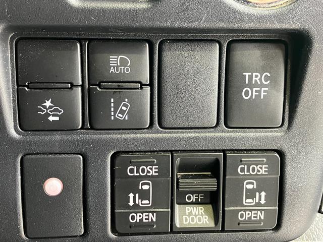 ヴォクシー ハイブリッドＺＳ　煌ＩＩＩ　純正１０インチＳＤナビ・Ｂｌｕｅｔｏｏｔｈオーディオ・フルセグ・Ｂカメラ・両側パワースライドドア・プリクラッシュセーフティー・レーンキープ・クルーズコントロール・２．０ＥＴＣ・ＵＳＢ端子・オートミラー（10枚目）