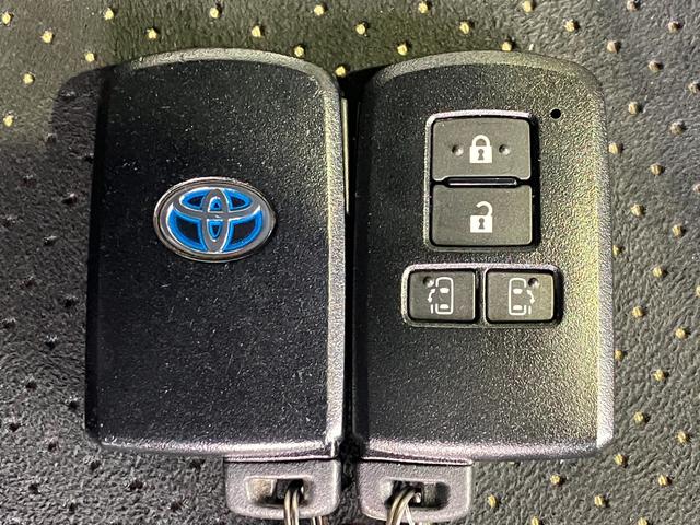 ヴォクシー ハイブリッドＺＳ　煌ＩＩＩ　純正１０インチＳＤナビ・Ｂｌｕｅｔｏｏｔｈオーディオ・フルセグ・Ｂカメラ・両側パワースライドドア・プリクラッシュセーフティー・レーンキープ・クルーズコントロール・２．０ＥＴＣ・ＵＳＢ端子・オートミラー（12枚目）