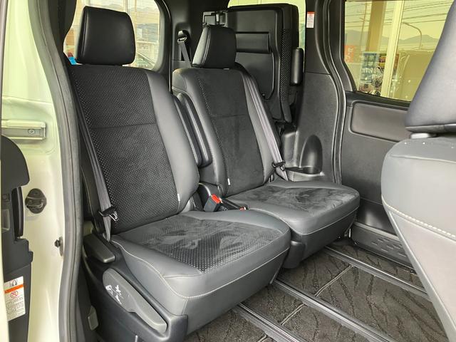 ヴォクシー ハイブリッドＺＳ　煌ＩＩＩ　純正１０インチＳＤナビ・Ｂｌｕｅｔｏｏｔｈオーディオ・フルセグ・Ｂカメラ・両側パワースライドドア・プリクラッシュセーフティー・レーンキープ・クルーズコントロール・２．０ＥＴＣ・ＵＳＢ端子・オートミラー（17枚目）