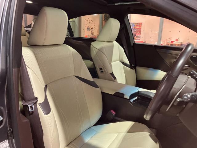 ＥＳ ＥＳ３００ｈ　バージョンＬ　マークレビンソン・純正ＳＤナビ・フルセグ・Ｂｌｕｅｔｏｏｔｈオーディオ・パノラミックビューモニター・デジタルインナーミラー・パワートランク・ドラレコ・サンルーフ・ベージュ本革シート・エアーシート・（16枚目）