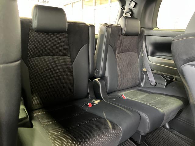 アルファード ２．５Ｓ　タイプゴールドＩＩ　Ｗサンルーフ・両側パワースライドドア・プリクラッシュセーフティー・レーダークルーズコントロール・レーンキープ・純正ディスプレイオーディオ・Ｂｌｕｅｔｏｏｔｈオーディオ・フルセグ・Ｂカメラ・ドラレコＦＲ（17枚目）