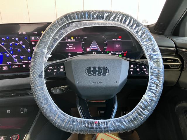 Ｓ５アバント ベースグレード　ライティング　パッケージ・ラグジュアリーパッケージ　Ｓ　ファインナッパレザー・ダーク　Ａｕｄｉ　ｒｉｎｇｓ　＆　ブラックスタイリングパッケージ・ファインナッパレザー・カラードブレーキキャリパー　レッド（14枚目）