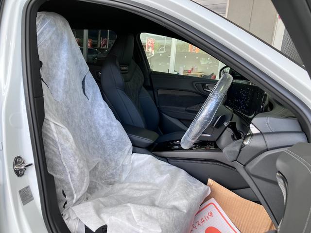 Ｓ５アバント ベースグレード　ライティング　パッケージ・ラグジュアリーパッケージ　Ｓ　ファインナッパレザー・ダーク　Ａｕｄｉ　ｒｉｎｇｓ　＆　ブラックスタイリングパッケージ・ファインナッパレザー・カラードブレーキキャリパー　レッド（16枚目）