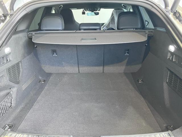 Ｓ５アバント ベースグレード　ライティング　パッケージ・ラグジュアリーパッケージ　Ｓ　ファインナッパレザー・ダーク　Ａｕｄｉ　ｒｉｎｇｓ　＆　ブラックスタイリングパッケージ・ファインナッパレザー・カラードブレーキキャリパー　レッド（19枚目）