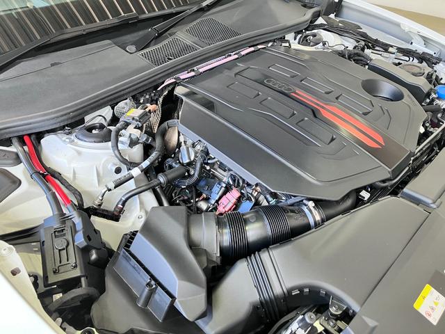 Ｓ５アバント ベースグレード　ライティング　パッケージ・ラグジュアリーパッケージ　Ｓ　ファインナッパレザー・ダーク　Ａｕｄｉ　ｒｉｎｇｓ　＆　ブラックスタイリングパッケージ・ファインナッパレザー・カラードブレーキキャリパー　レッド（80枚目）