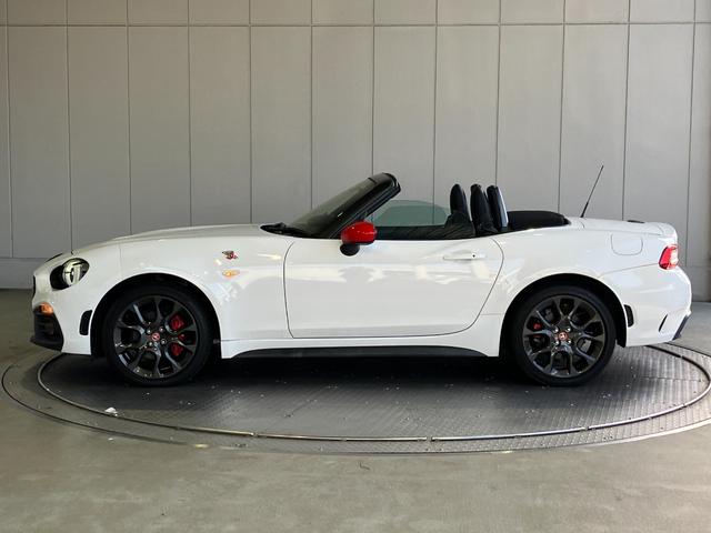 アバルト１２４ スパイダー ベースグレード　６ＭＴ・ワンオーナー・ターボ・外エアクリ・赤黒コンビ革シート・純正ＳＤナビ・フルセグ・ＢｌｕｅｔｏｏｔｈオーディオＢカメラ・クルーズコントロール・ＤＶＤプレーヤー・コーナーセンサー・ＥＴＣ・１７インチ（42枚目）