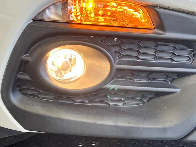 アバルト１２４ スパイダー ベースグレード　６ＭＴ・ワンオーナー・ターボ・外エアクリ・赤黒コンビ革シート・純正ＳＤナビ・フルセグ・ＢｌｕｅｔｏｏｔｈオーディオＢカメラ・クルーズコントロール・ＤＶＤプレーヤー・コーナーセンサー・ＥＴＣ・１７インチ（45枚目）