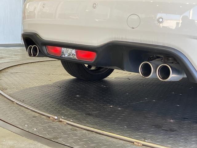 アバルト１２４ スパイダー ベースグレード　６ＭＴ・ワンオーナー・ターボ・外エアクリ・赤黒コンビ革シート・純正ＳＤナビ・フルセグ・ＢｌｕｅｔｏｏｔｈオーディオＢカメラ・クルーズコントロール・ＤＶＤプレーヤー・コーナーセンサー・ＥＴＣ・１７インチ（54枚目）