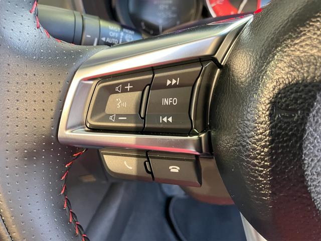 アバルト１２４ スパイダー ベースグレード　６ＭＴ・ワンオーナー・ターボ・外エアクリ・赤黒コンビ革シート・純正ＳＤナビ・フルセグ・ＢｌｕｅｔｏｏｔｈオーディオＢカメラ・クルーズコントロール・ＤＶＤプレーヤー・コーナーセンサー・ＥＴＣ・１７インチ（65枚目）