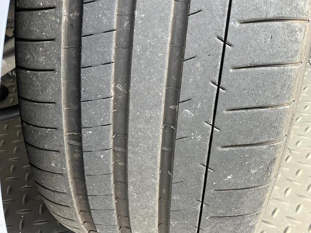 スープラ ＲＺ　６ＭＴ・直列６気筒ツインターボ・ＢＤ０６型・ＳＡＲＤマフラー・ワンオーナー・タン革シート・シートヒーター・ヘットアップディスプレイ・ドラレコ・ブラインドスポットモニター・ＪＢＬプレミアムサウンド・（52枚目）