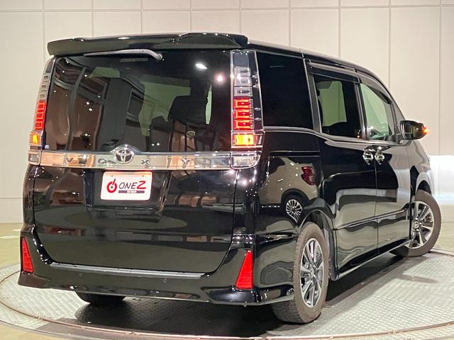 ヴォクシー ＺＳ　煌ＩＩ　アルパイン１１インチＳＤナビ・Ｂｌｕｅｔｏｏｔｈオーディオ・フルセグ・Ｂカメラ・フリップダウンモニター・ドラレコ前後・プリクラッシュセーフティー・クルーズコントロール・コーナーセンサー・ＵＳＢ端子・（3枚目）