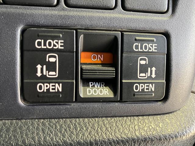 ヴォクシー ＺＳ　煌ＩＩ　両側パワースライドドア・純正９インチＳＤナビ・Ｂｌｕｅｔｏｏｔｈオーディオ・フルセグ・Ｂカメラ・ＨＤＭＩ端子・ＥＴＣ・プリクラッシュセーフティー・レーンキープ・ＬＥＤオートライト・ドラレコ・ＭＴモード（8枚目）