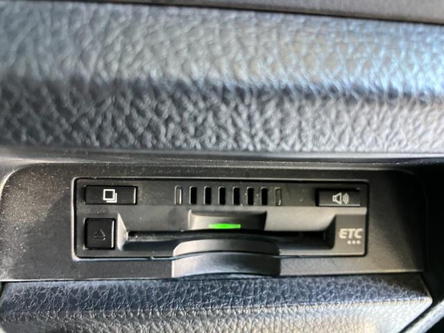 ヴォクシー ＺＳ　煌ＩＩ　両側パワースライドドア・純正９インチＳＤナビ・Ｂｌｕｅｔｏｏｔｈオーディオ・フルセグ・Ｂカメラ・ＨＤＭＩ端子・ＥＴＣ・プリクラッシュセーフティー・レーンキープ・ＬＥＤオートライト・ドラレコ・ＭＴモード（15枚目）