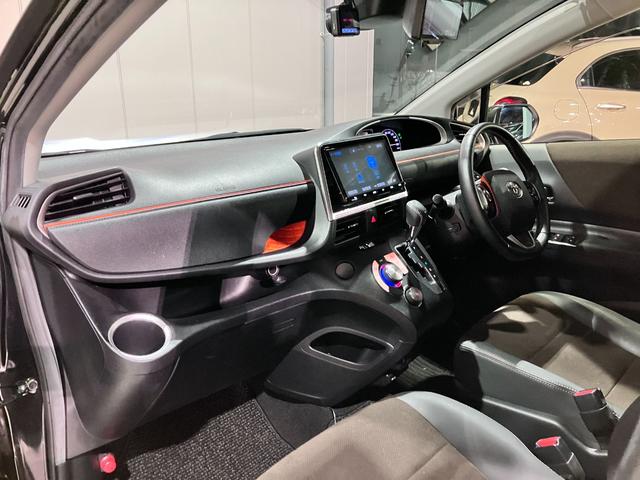 シエンタ ハイブリッドＧ　クエロ　パノラミックビューモニター・純正９インチＳＤナビ・Ｂｌｕｅｔｏｏｔｈオーディオ・フルセグ・純正フリップダウンモニター・デジタルインナーミラー・両側パワースライドドア・１５００Ｗ　ＡＣ・ＨＤＭＩ端子・（65枚目）