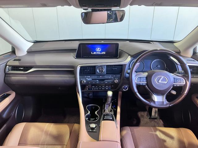 ＲＸ ＲＸ４５０ｈ　バージョンＬ　サンルーフ・パノラミックビューモニター・純正ＳＤナビ・Ｂｌｕｅｔｏｏｔｈオーディオ・フルセグ・ブラウン本革シート・エアーシート・シートヒーター・シートメモリー・２０インチＡＷ・ブラインドスポットＭ・（7枚目）