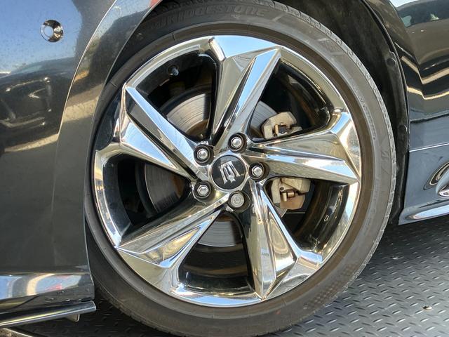 クラウンハイブリッド ＲＳアドバンス　サンルーフ・デジタルインナーミラー・黒本革シート・エアーシート・シートヒーター・パノラミックビューモニター・純正ＳＤナビ・Ｂｌｕｅｔｏｏｔｈオーディオ・フルセグ・純正エアロＦＲ・１５００Ｗ　ＡＣ・（5枚目）