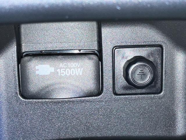 クラウンハイブリッド ＲＳアドバンス　サンルーフ・デジタルインナーミラー・黒本革シート・エアーシート・シートヒーター・パノラミックビューモニター・純正ＳＤナビ・Ｂｌｕｅｔｏｏｔｈオーディオ・フルセグ・純正エアロＦＲ・１５００Ｗ　ＡＣ・（13枚目）